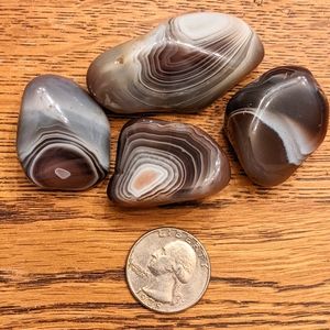 4 pieces of tumbles agate